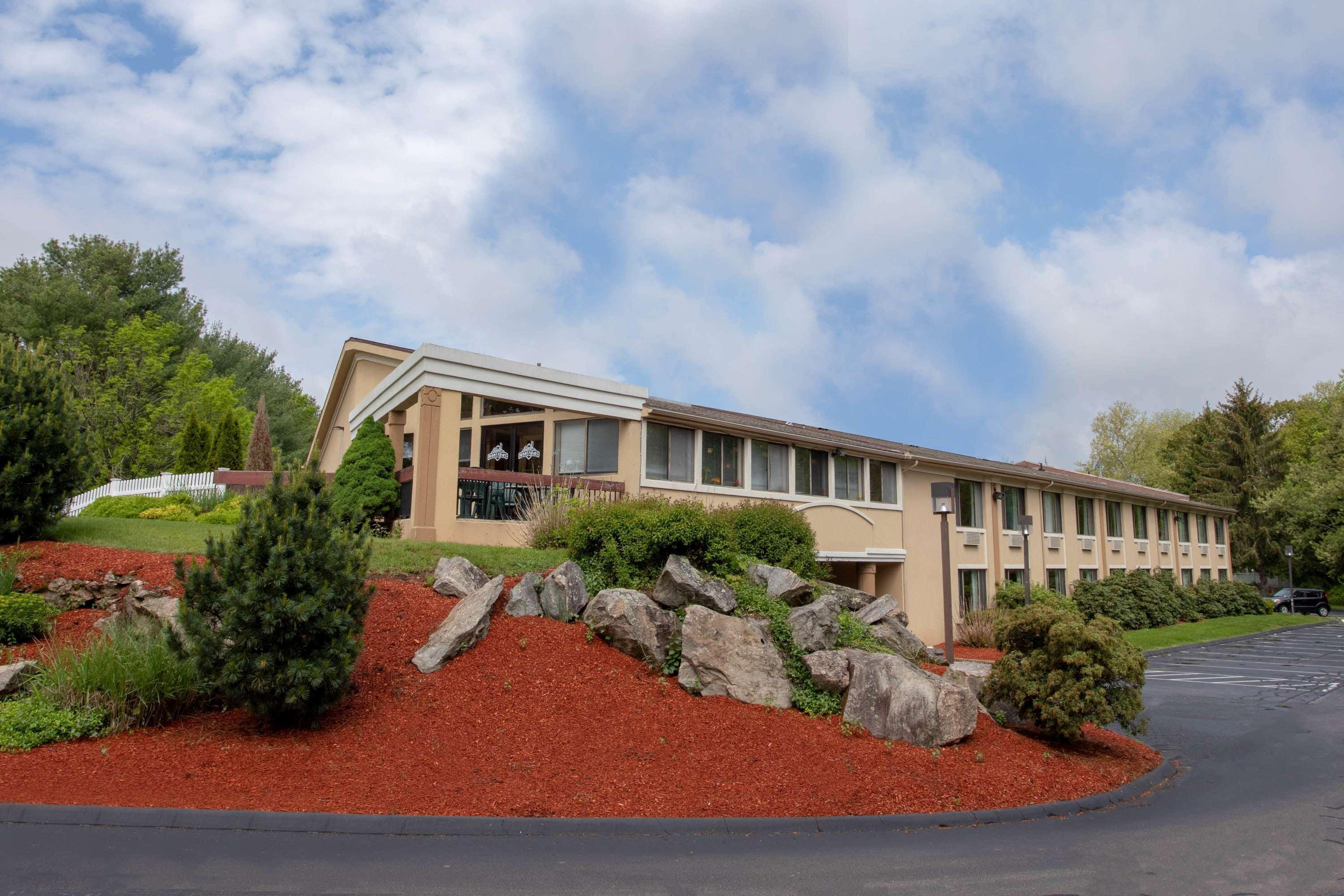 Spark By Hilton Mystic Groton Esterno foto
