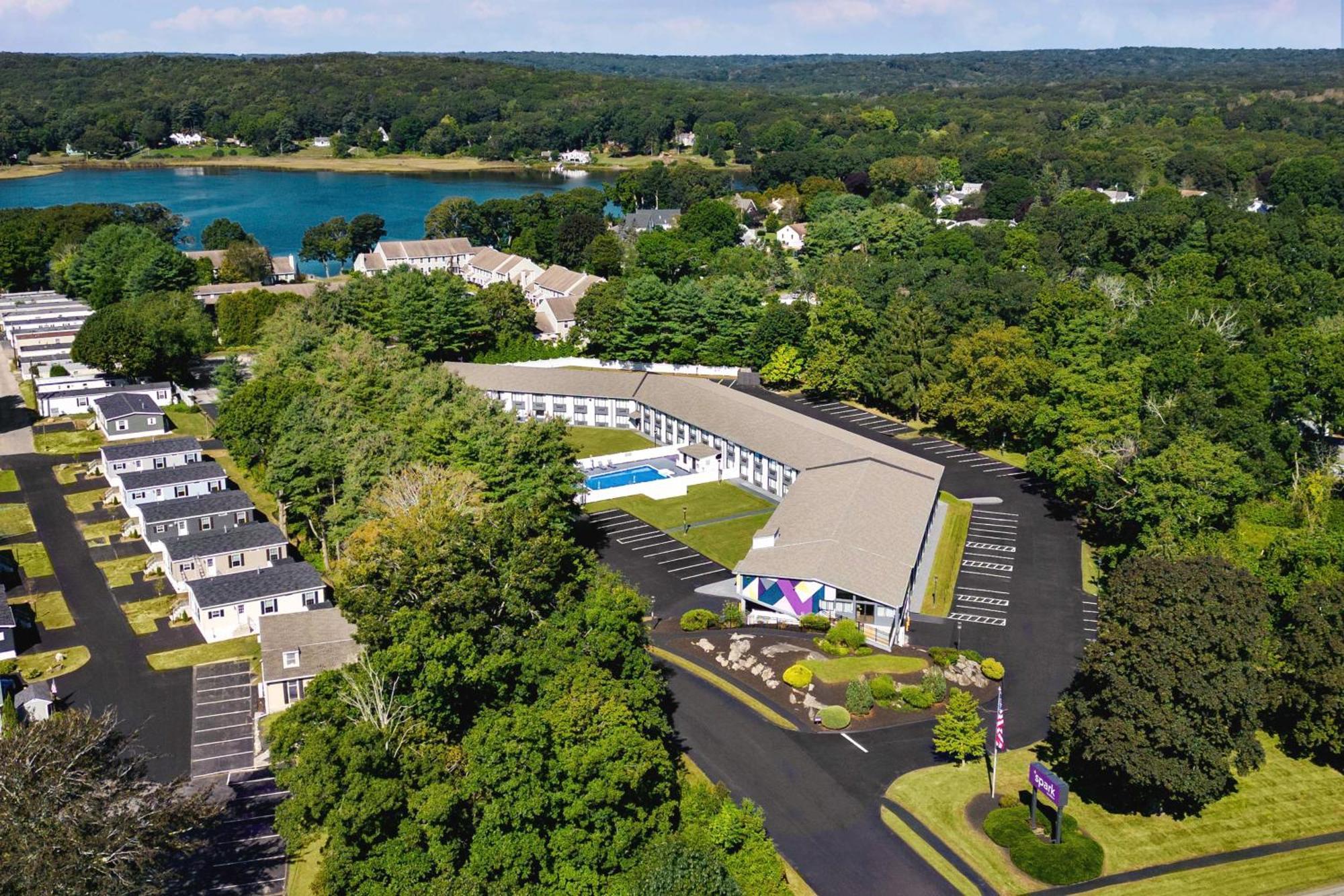 Spark By Hilton Mystic Groton Esterno foto